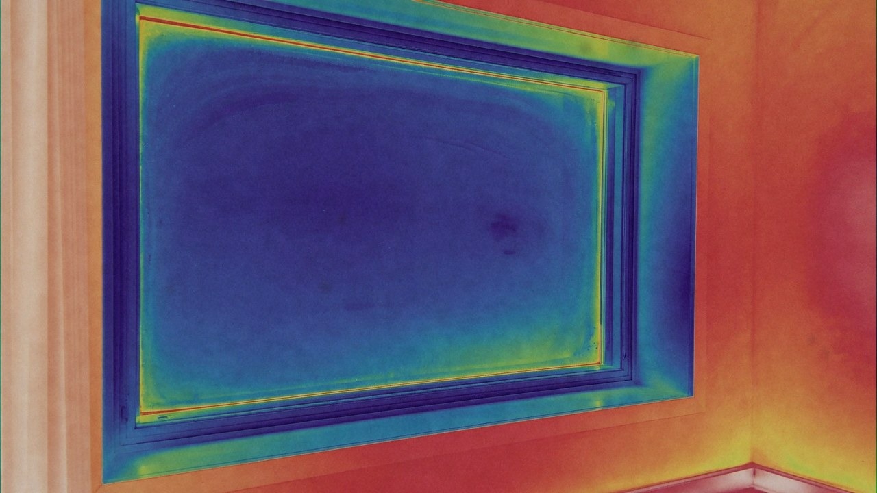 Thermal camera image of a window with cold frame edges
